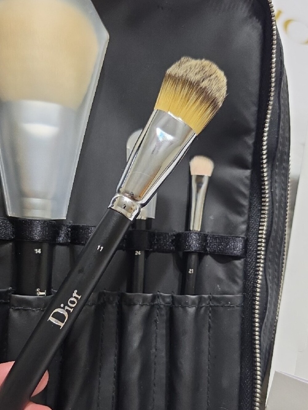 Dior Backstage Makeup Brush Set With Case - Picture 8 of 8